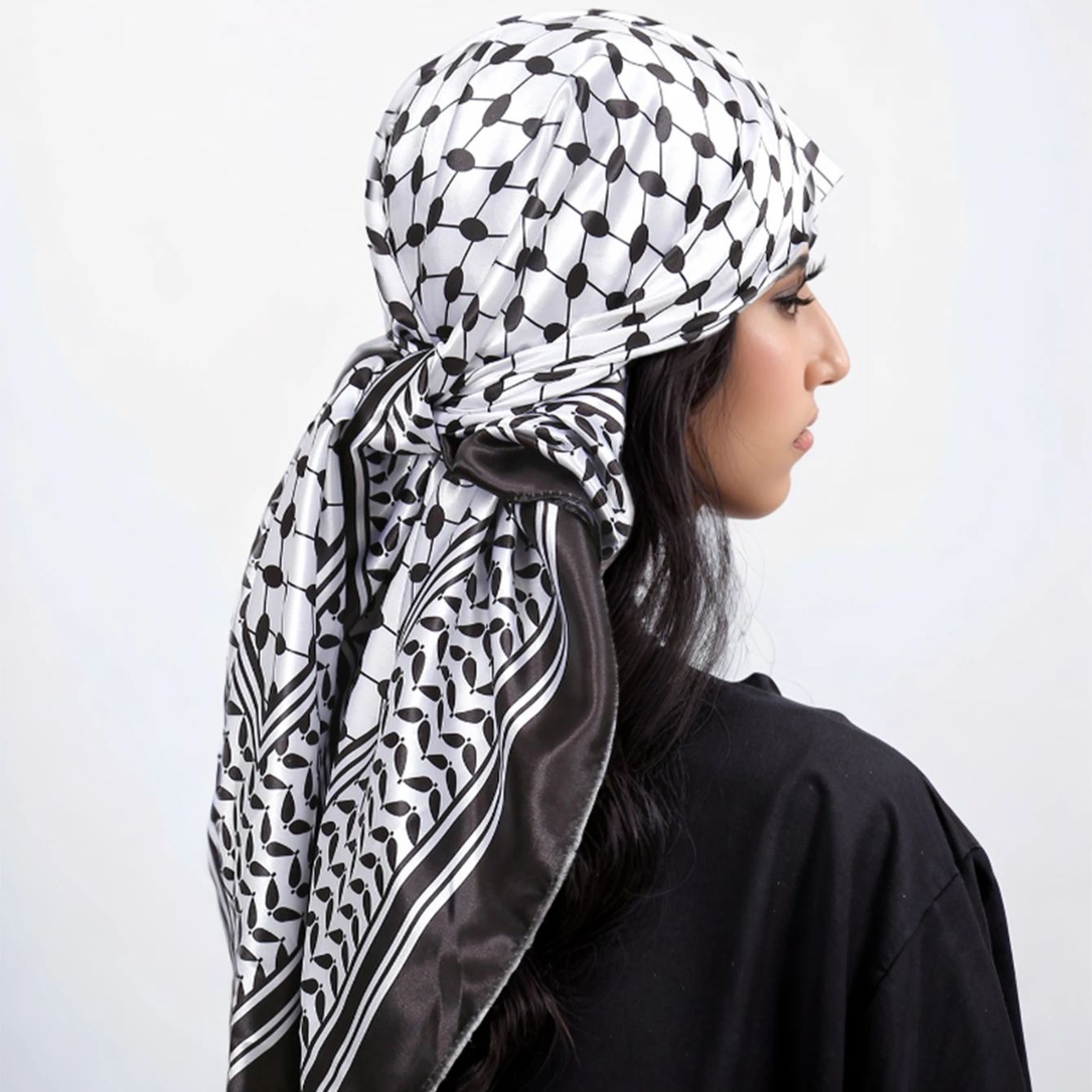 Nouveau foulard Palestine Keffiyeh femmes imprimé carré écharpe musulman Hijab Satin soie mouchoir Bandanna silencieux foulard enveloppes