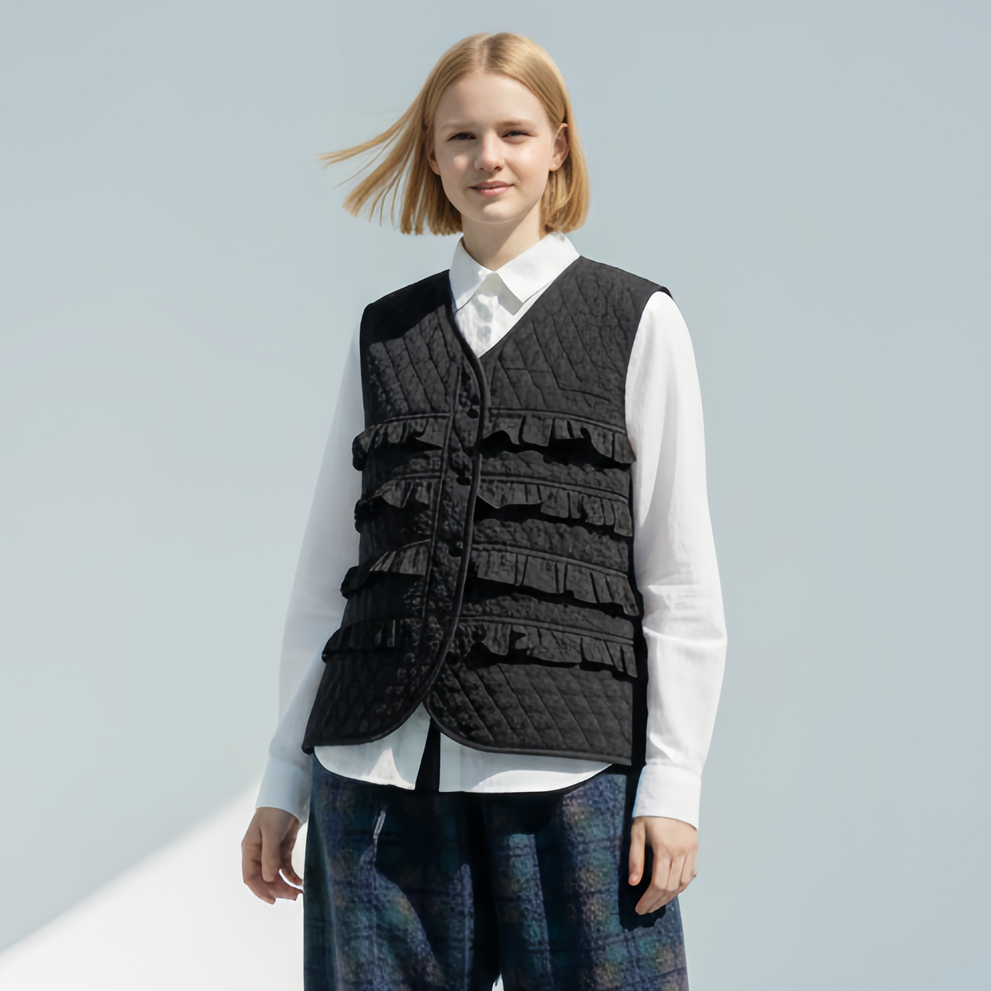 imakokoni Vêtement Femme, Veste Décontractée Sans Manches Noire Matelassée avec Volants 3D et Bordure en Dentelle, Haut d'Automne pour Femmes