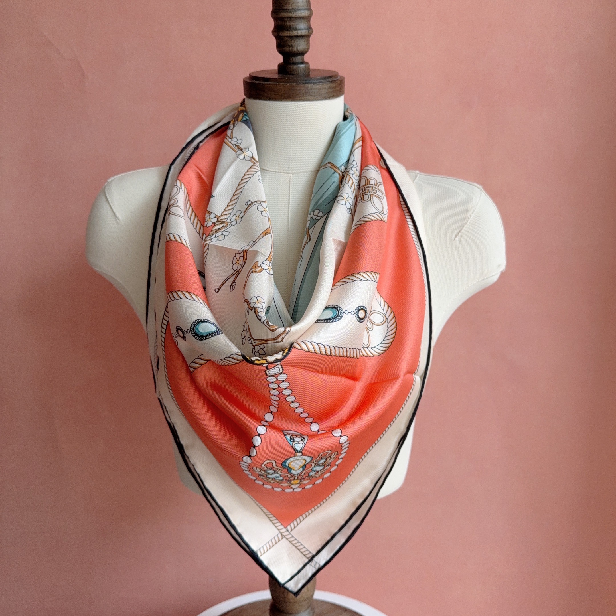 Foulard en Soie 90x90 de Marque de Luxe, Foulards Carrés Imprimés Personnalisés pour Femme, Élégant Châle, Écharpe de Cou, Voile Hijab, Bandeau 2026