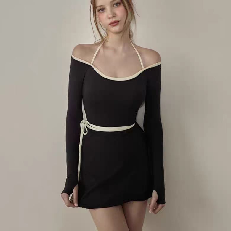 Maillot de bain une pièce amincissant à manches longues pour femme, style conservateur, élégant et tendance, idéal pour la natation.