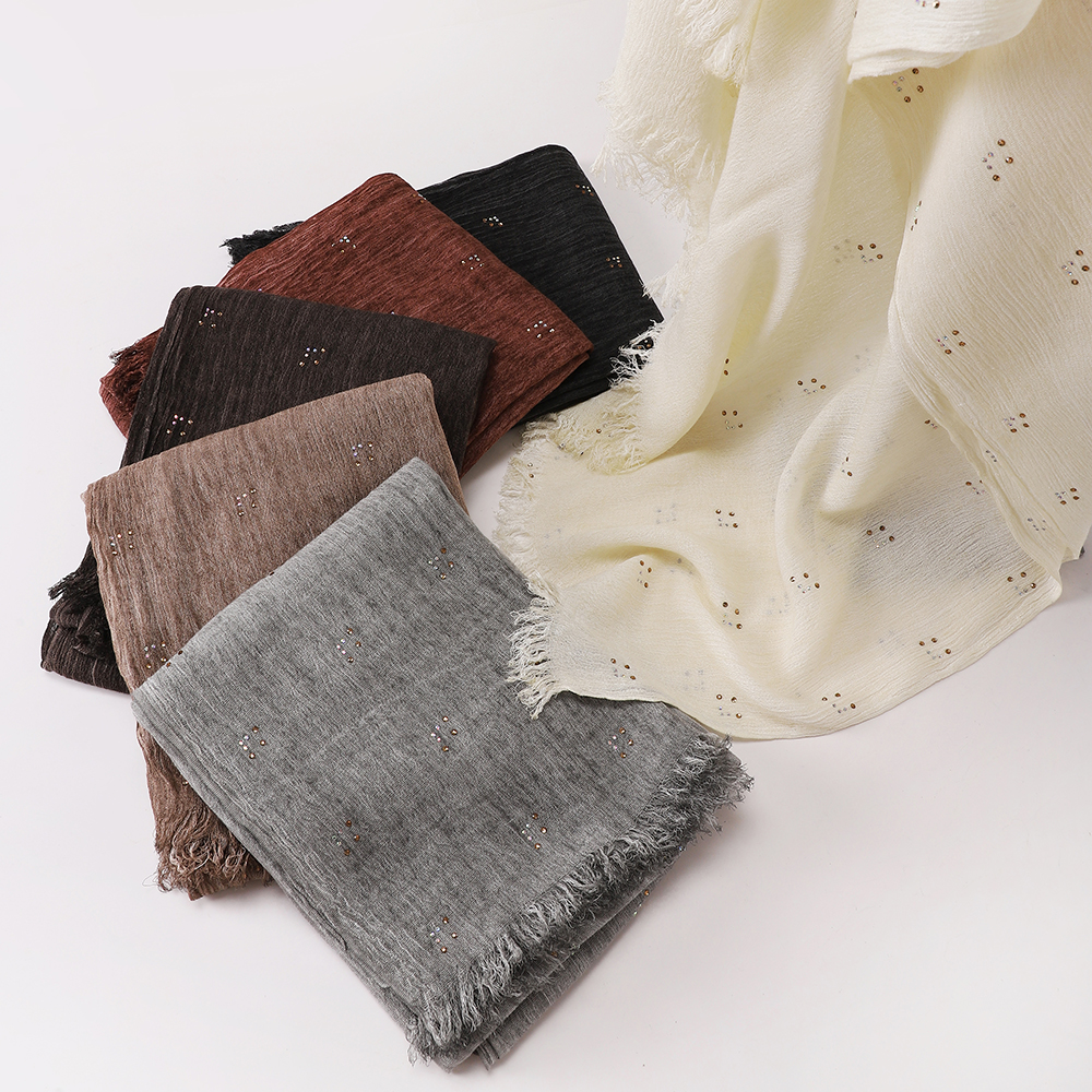 Nouveau hijab en viscose froissée avec des points de strass, doux et léger, écharpe musulmane à franges, foulard islamique pour femmes.