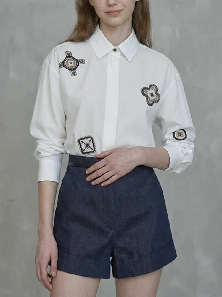 Chemisier pour femme blanc à motif géométrique brodé, col rabattu, manches longues, simple boutonnage, style décontracté