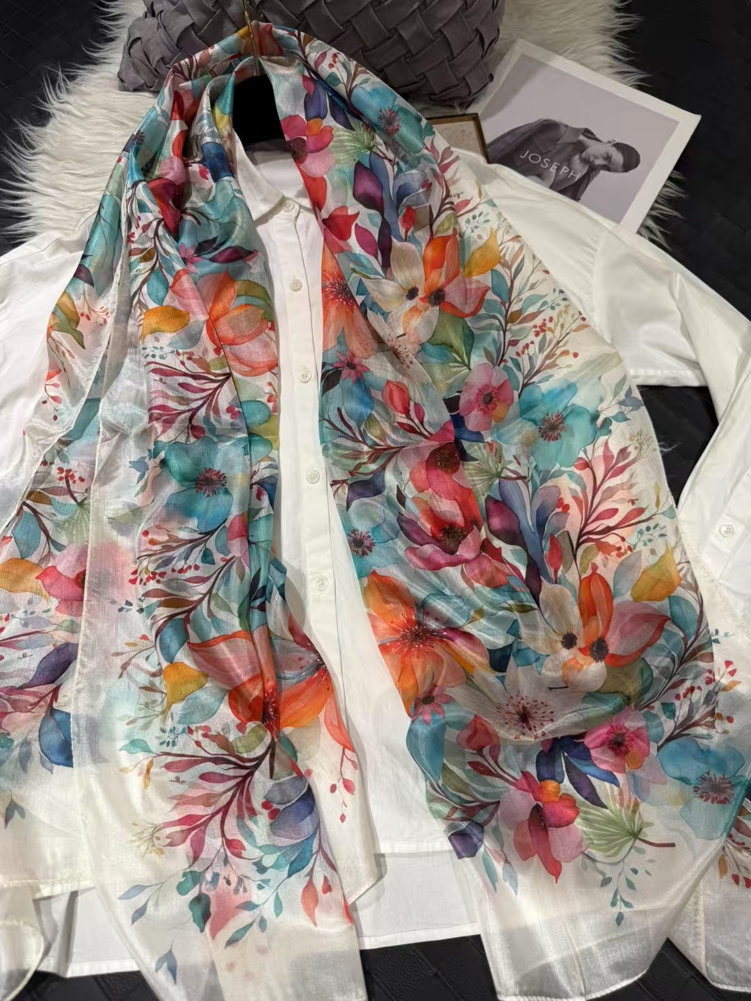 Blanc bleu femmes 100% foulard en soie de mûrier élégant Design Floral longue écharpe en soie Cape été plage soie châle enveloppement Hijab écharpe