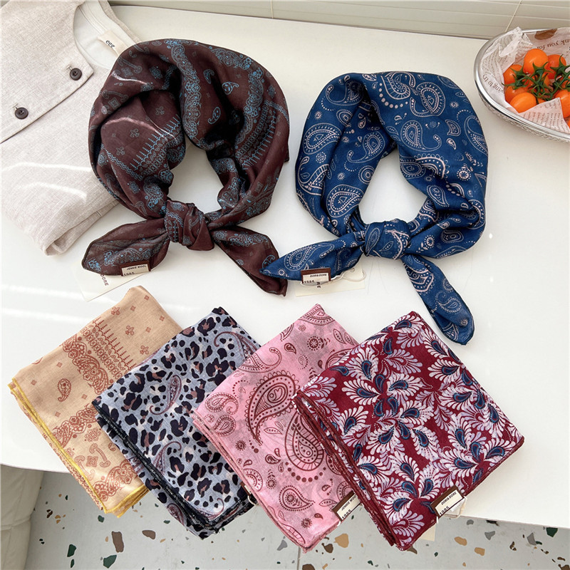 Foulard carré 68 cm à imprimé géométrique, Foulard floral, Bandeau pour femme, Ruban de cou, Ornement, Bandana, Bandeau pour la tête