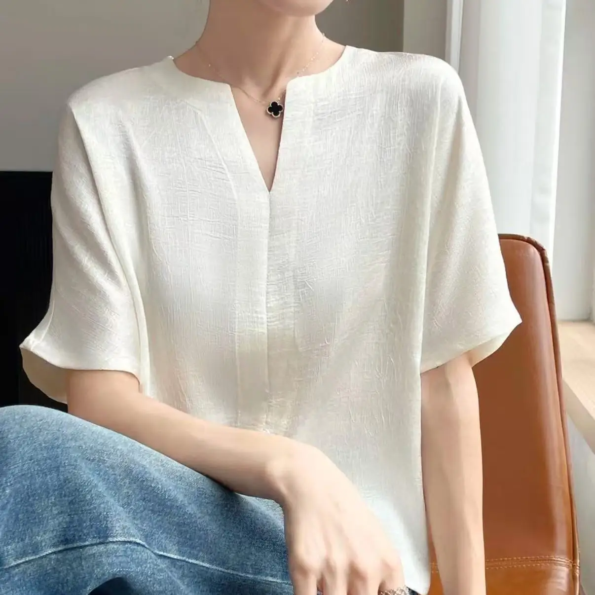 Chemise en soie col en v à manches courtes chemise en soie nouvel été couleur unie haut ample