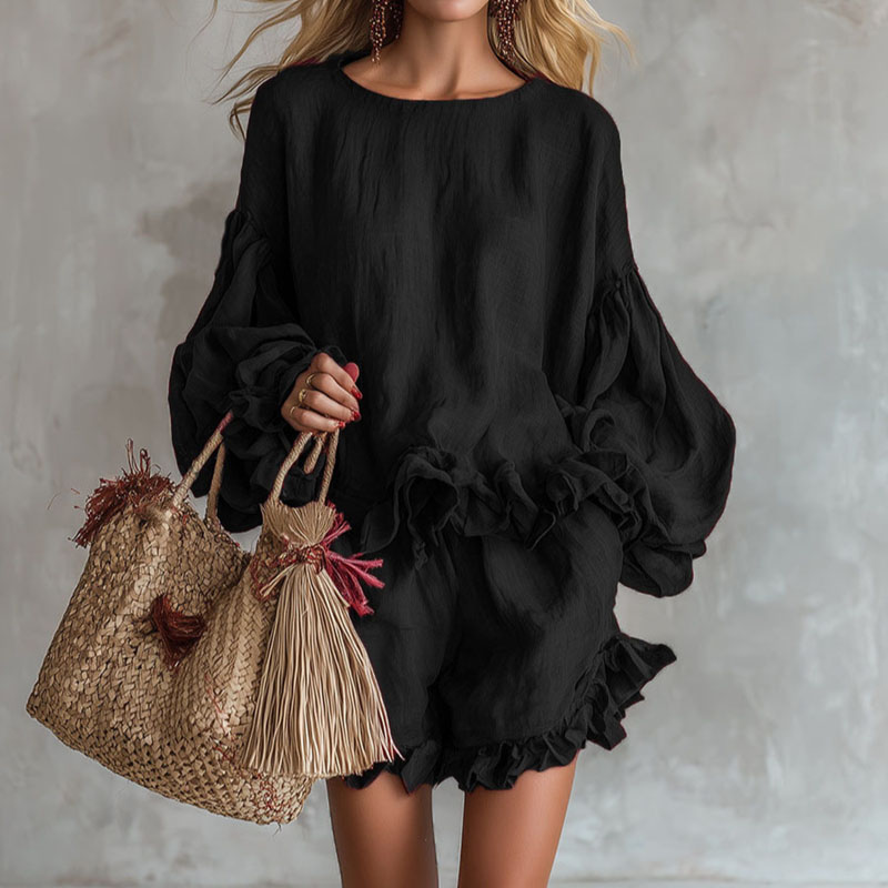 Ensemble décontracté bohème pour femme : haut élégant à col rond et ourlet à volants, et short de plage, coupe ample, couleur unie, style streetwear, idéal pour le printemps et les vacances.