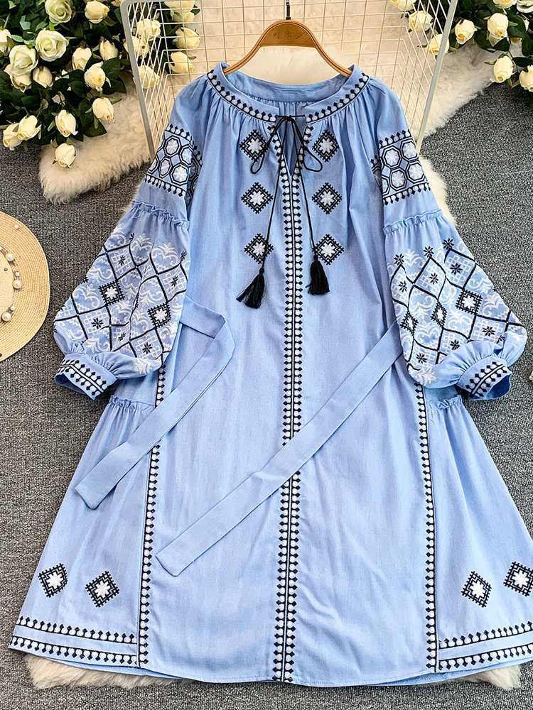 Robe pour femme, nouveau style printemps, broderie vintage, col rond à lacets, polyvalente, taille élastique, coupe trapèze mi-longue, Vestidos DS354