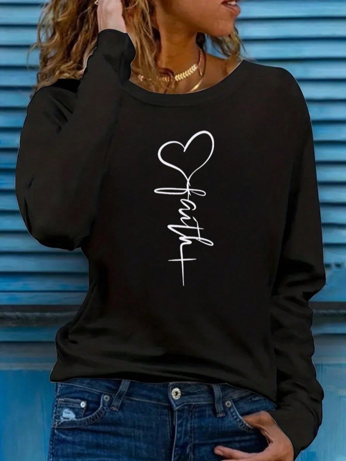 Haut à manches longues pour femmes, col rond ample, couleur unie élégante, t-shirt en polyester tricoté, mode automne et hiver, motif cœur