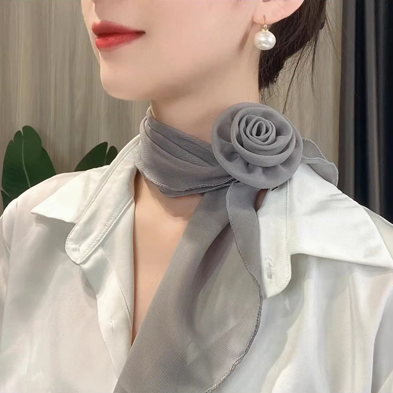 Écharpe en mousseline de soie à la mode, élégante et tendance, motif floral, châle polyvalent, décor rose détachable, écharpe pour le cou, cadeaux pour femmes et filles