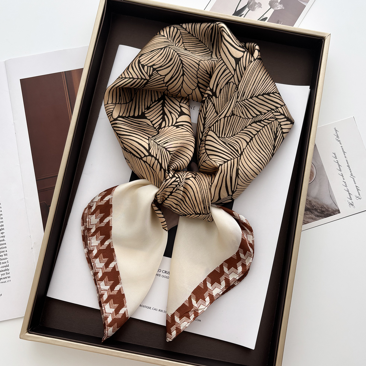 Écharpe de luxe en Satin doux imprimé géométrique, écharpe carrée de Protection du cou professionnelle pour les déplacements à la mode, printemps été