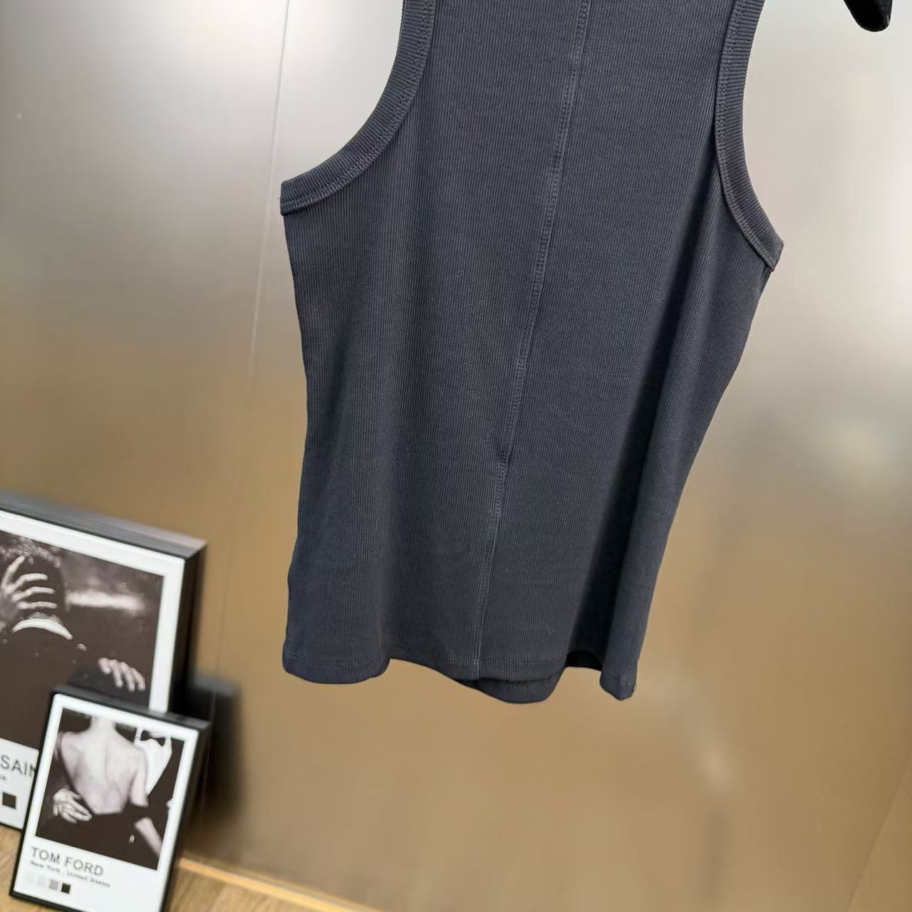 Débardeur polyvalent en coton pour femmes, haut moulant, col rond, sans manches, fil décoratif en métal, début du printemps et de l'été