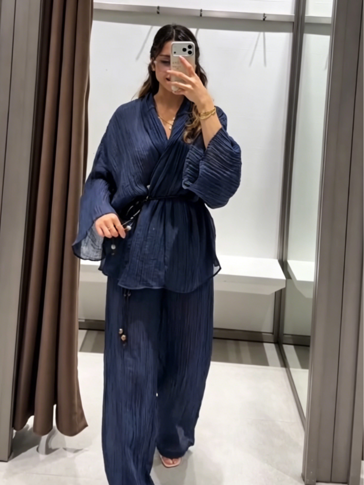 Ensemble décontracté chic et léger 2026 : Cardigan plissé à col en V, épaules tombantes, manches évasées, ceinture à la taille et pantalon large