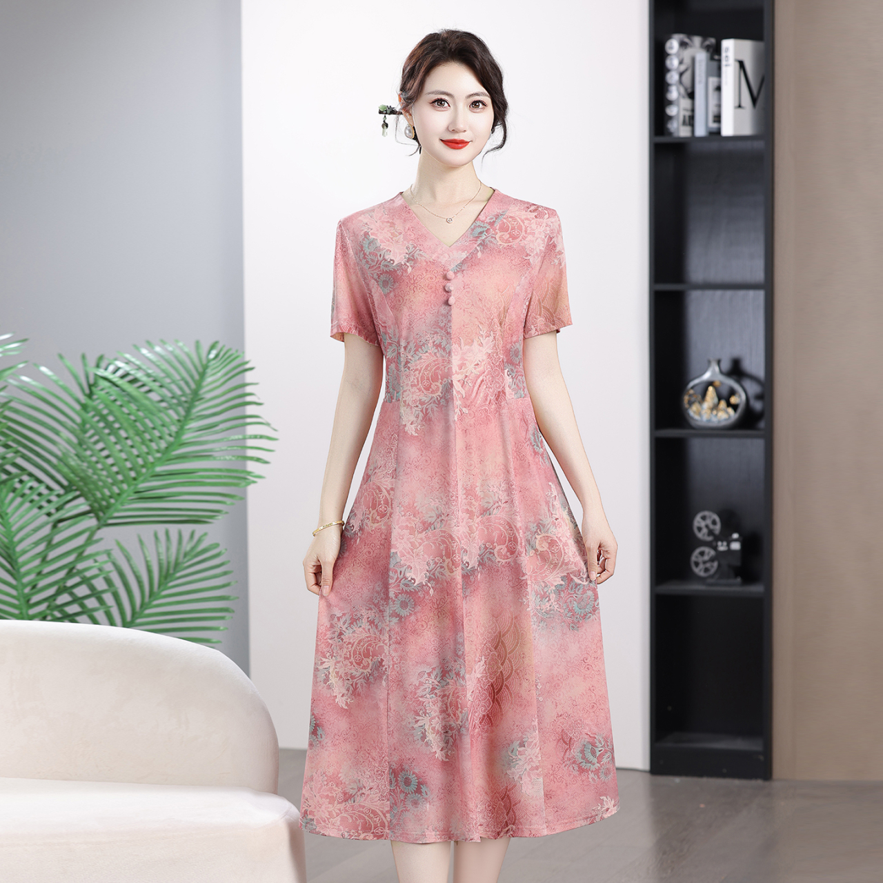 Robe midi florale pour femmes, robe trapèze à manches courtes et col en V avec poches, robe légère décontractée d'été pour le travail ou les fêtes, grande taille