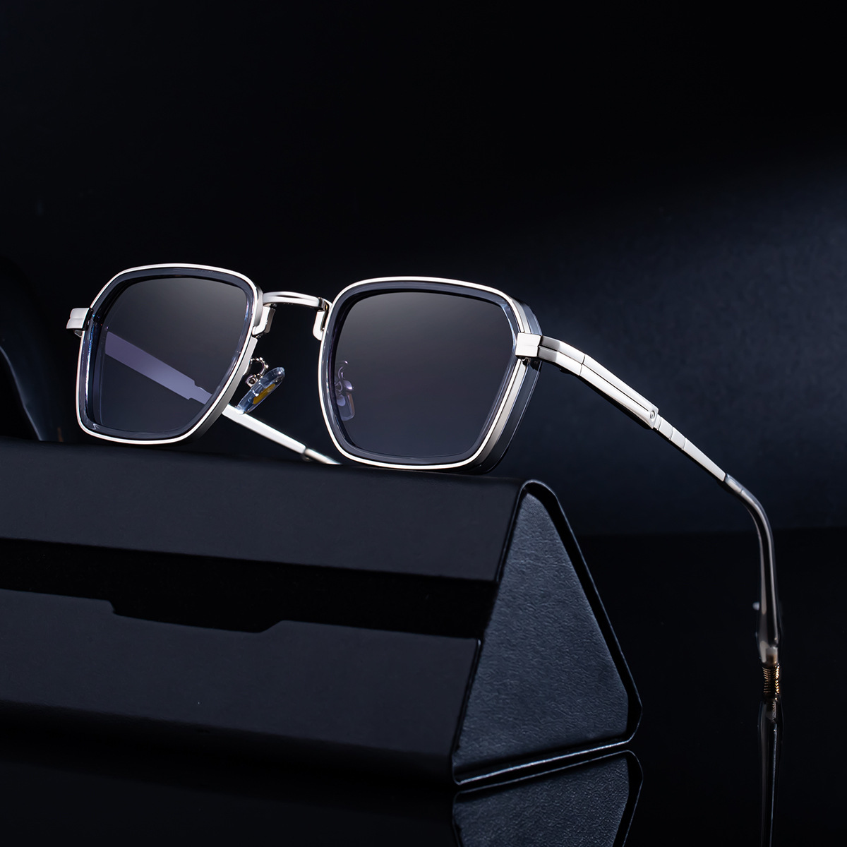 Lunettes de soleil tendance européennes et américaines pour hommes, branches métalliques rétro, Style Punk, haut de gamme, UV400, nouvelle collection 2025
