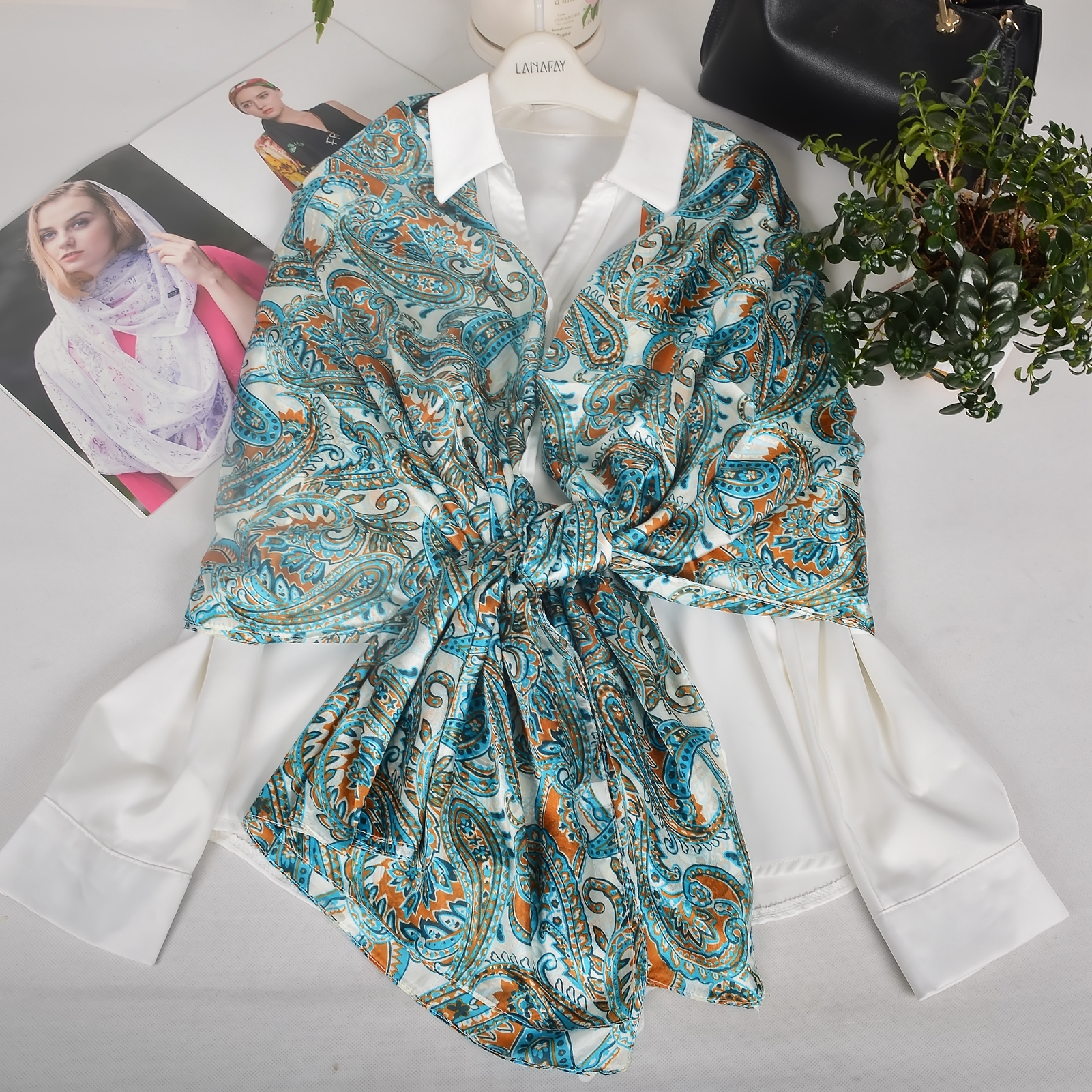 BYSIFA |   Nouveau Foulard Châle en Soie de Mûrier 100% Ultra-large Bleu et Blanc pour Femme, Motif Paisley, Idéal pour la Plage