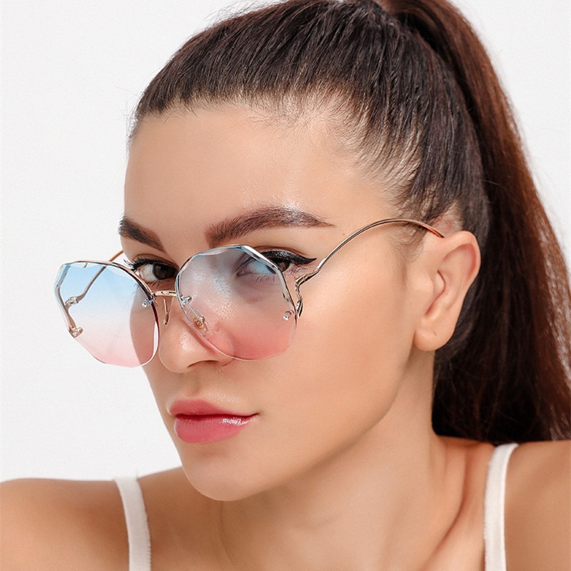 Lunettes de soleil tendance pour femmes, métalliques, UV400, vintage, design élégant, surdimensionnées, carrées, pour femmes