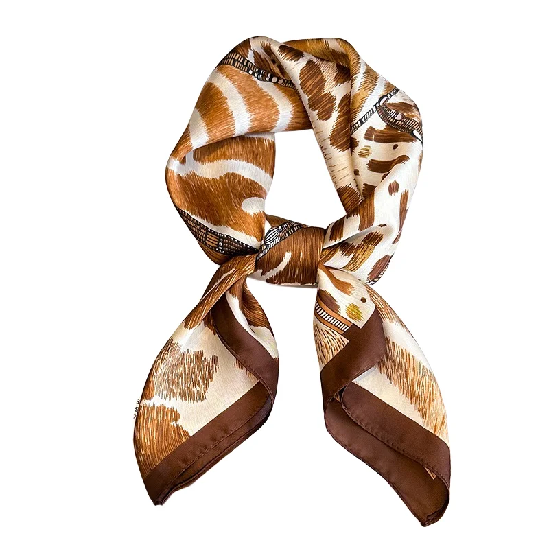 Foulard carré imprimé léopard pour femme, bandeaux en satin doux, foulard de tête de la présidence, bandeau de sauna Hijab, ruban de sac de bureau, écharpe de luxe, 2023