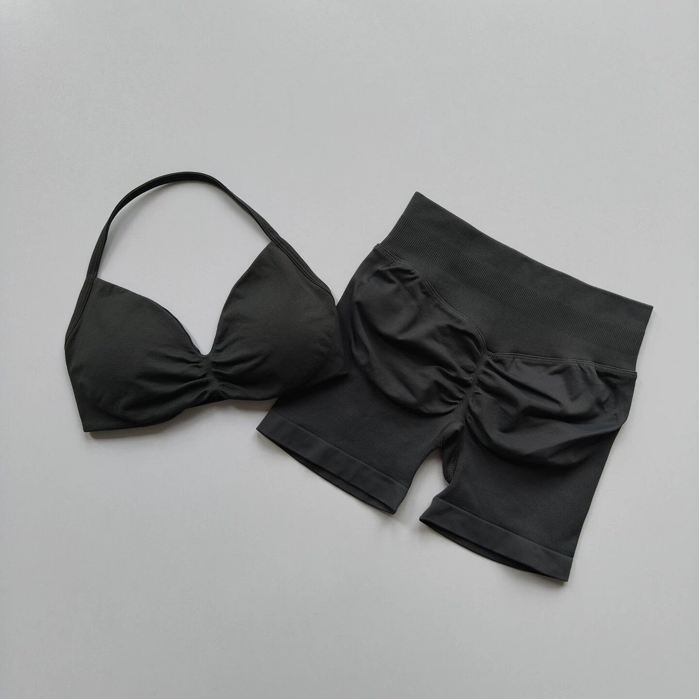 Ensemble de yoga pour femmes, fitness, respirant, séchage rapide, dos élégant, sous-vêtements froncés, taille haute, short rehausseur de hanches