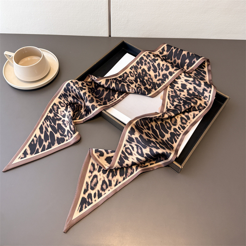 Nouvelle écharpe imprimée double couche, foulard décoratif en soie, accessoire polyvalent pour les trajets quotidiens, attache de cheveux diagonale estivale, ceinture étroite