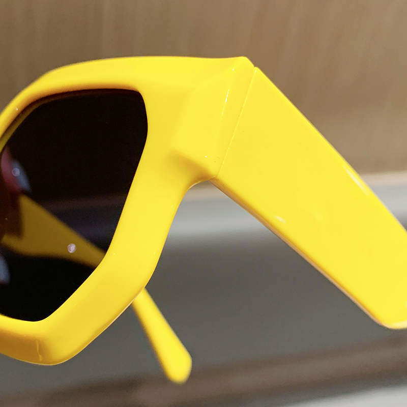1 paire de lunettes de soleil pour femmes, nouveau style, monture large, haut de gamme, élégantes, tendance, adaptées aux visages carrés et ronds, cadeau de vacances, Da