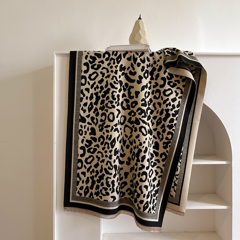 Foulard de luxe pour femmes, chaud, Vintage, imprimé léopard, Pashmina, nouvelle collection automne hiver 2024