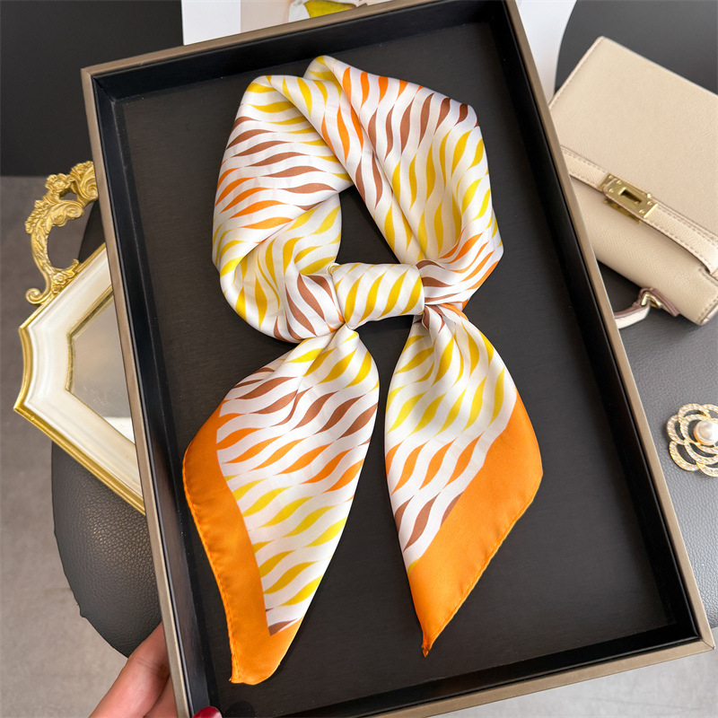 Foulard carré en soie à motif ondulé pour femme, châle imprimé, écharpe élégante, bandana, hijab, foulard doux et soyeux pour femme