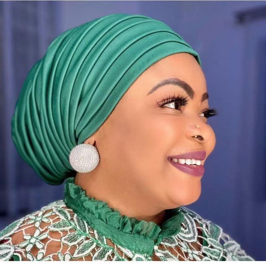 Couleur bonbon dames bandeau musulman Hijab Bonnets mode couvre-chef tendance élastique corps complet plissé Turban casquette pour les femmes