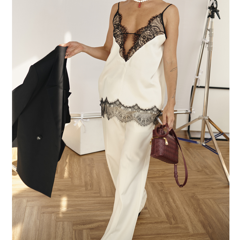 Hauts Sexy en Satin de soie pour femmes, bretelles Spaghetti, maille, garniture en dentelle, col en V, dos nu, ample, fluide, débardeur de fête sur la plage