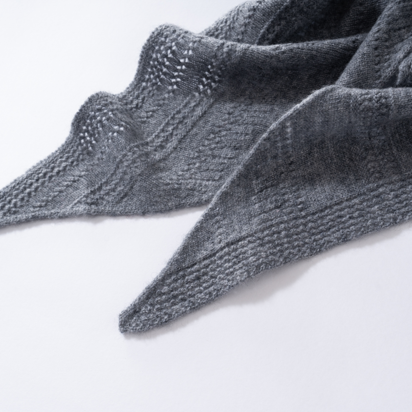 Châle Triangle creux en cachemire 100% pour femmes, écharpe de Protection du visage de couleur unie pour Banquet en plein air d'hiver élégant à la mode