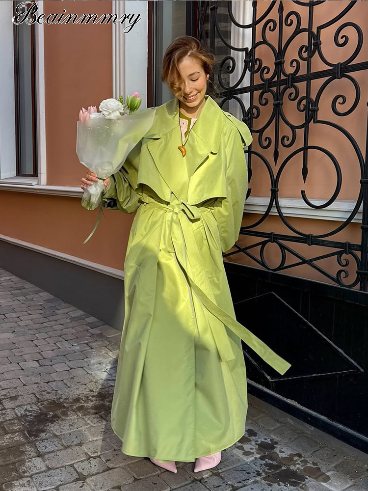 Manteau long bordeaux pour femme, à col cape, à double boutonnage, ceinturé à la taille, coupe-vent ample, pour l'automne et l'hiver.