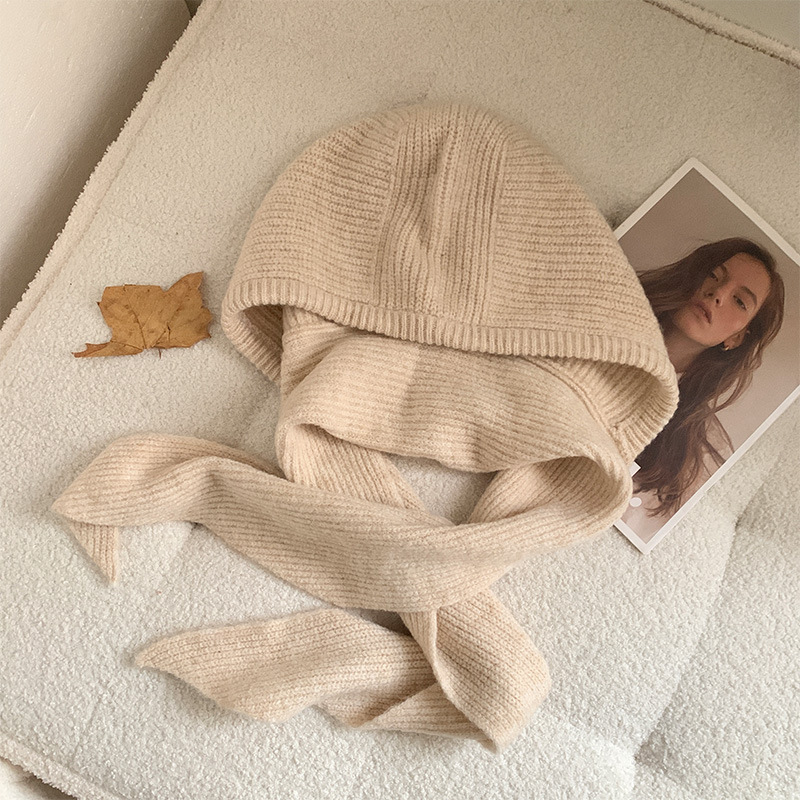 Combinaison chapeau tricoté avec capuche et écharpe pour femme pour la chaleur d'automne/hiver