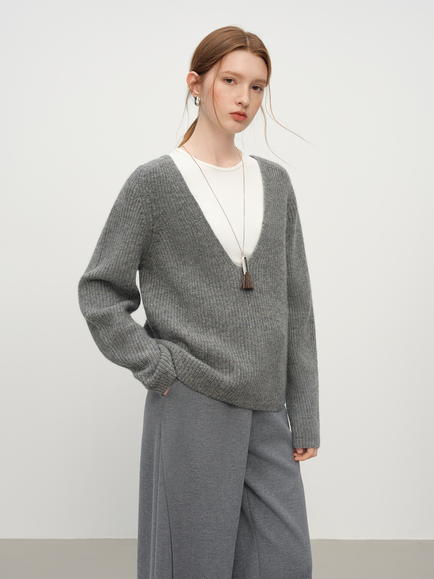 FSLE Winter 2025 Pull ample à col en V pour femme – Pull en pure laine avec coupe décontractée pour un confort décontracté