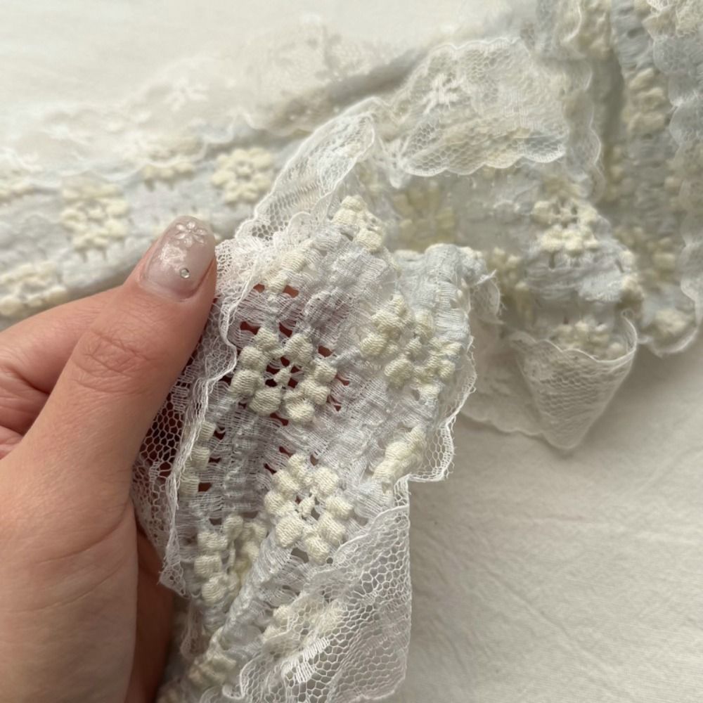Écharpe de cou en dentelle à motif floral, bordure en dentelle, longue et fine, châle polyvalent idéal pour les photos, blanc beige, printemps été