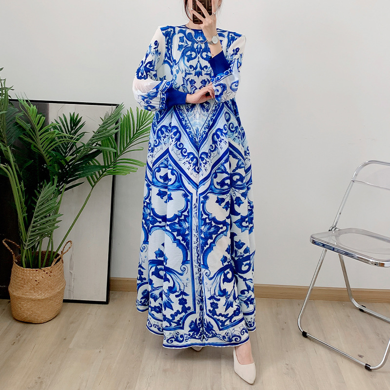 Élégante Abaya Musulmane d'Automne à Col Rond et Manches Lanterne – Robe Confortable 2026 pour Femme