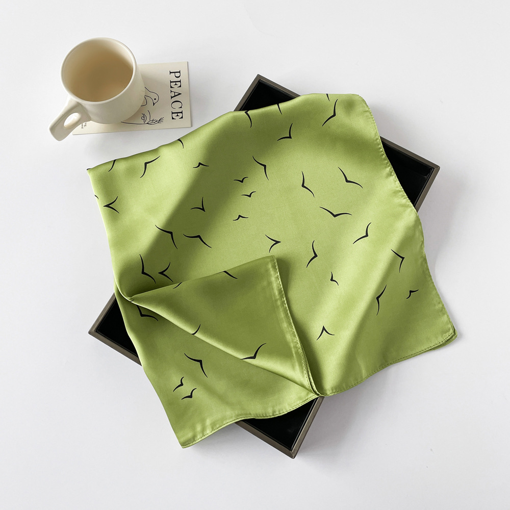 Foulard carré imprimé 70 cm Spring Fresh pour femme, style bandana minimaliste, léger et polyvalent, pour le quotidien, le bureau, les fêtes et les vacances