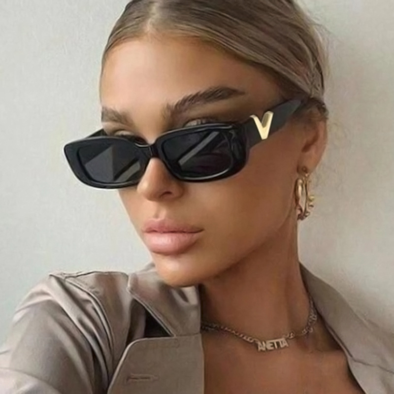 Lunettes de soleil rectangulaires rétro pour femmes, verres de soleil Vintage à petite monture, classiques, carrées noires