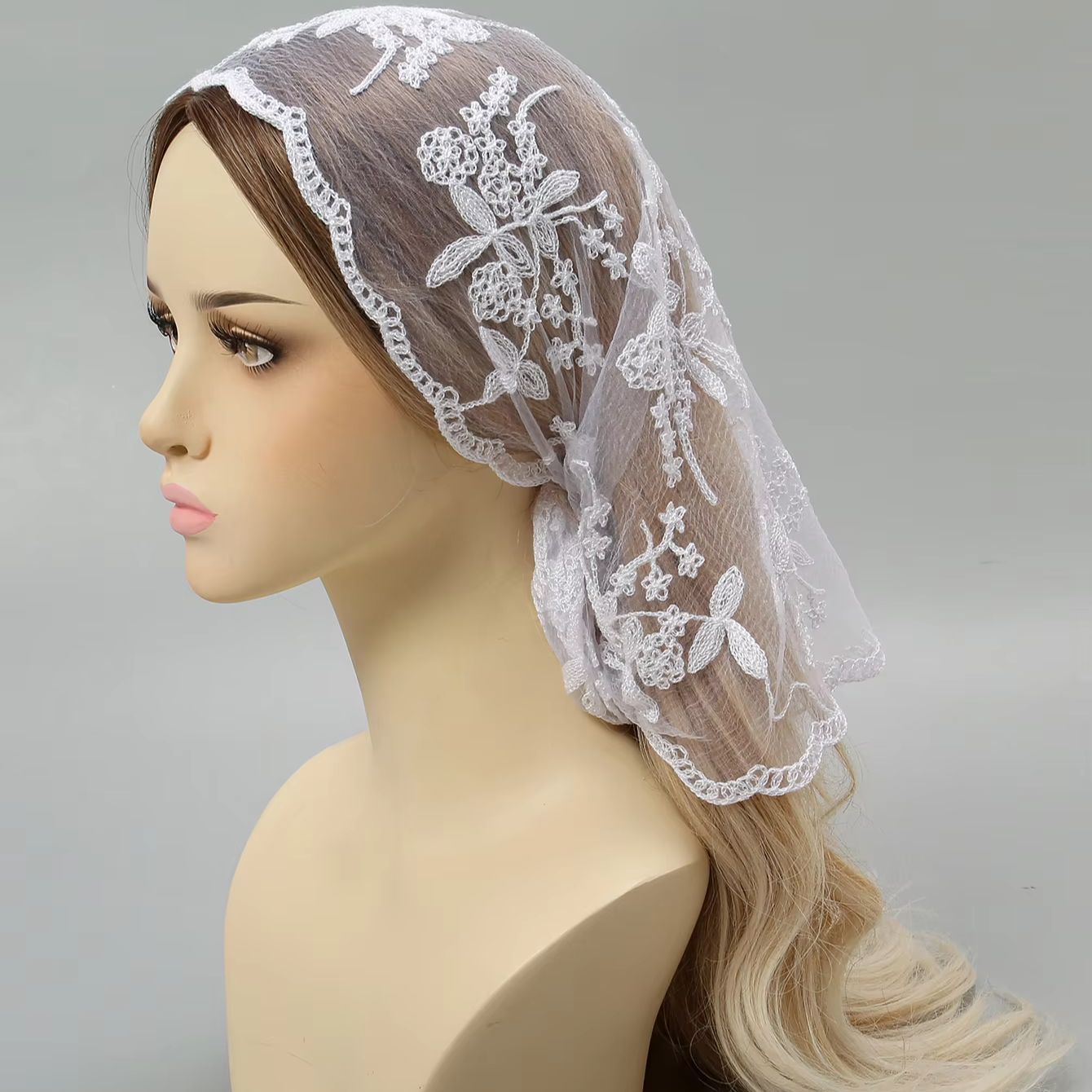 Écharpe brodée pour châle d'église avec franges espagnoles, voile chrétien, dentelle de mantille espagnole, mouchoir floral pour femme