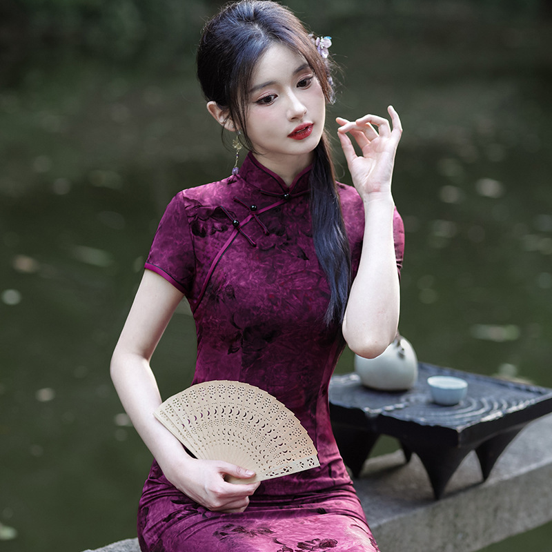 Style chinois 2025 printemps et été nouveau mince rayonne Cheongsam jupe longue tempérament robe rétro avant fendu Qipao robe