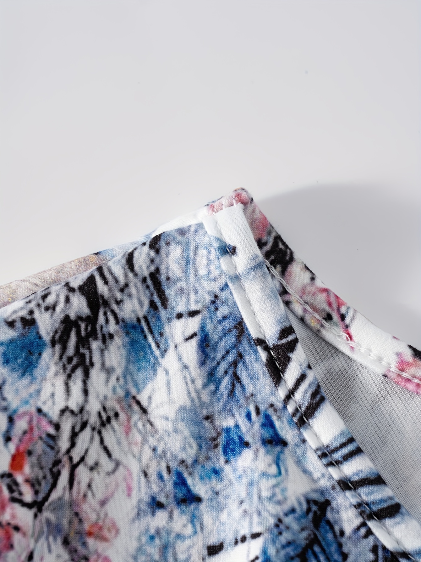 Robe décontractée à imprimé floral à manches longues et col rond pour femme, robe mi-longue moulante tendance pour l'été et l'automne, idéale pour le bureau