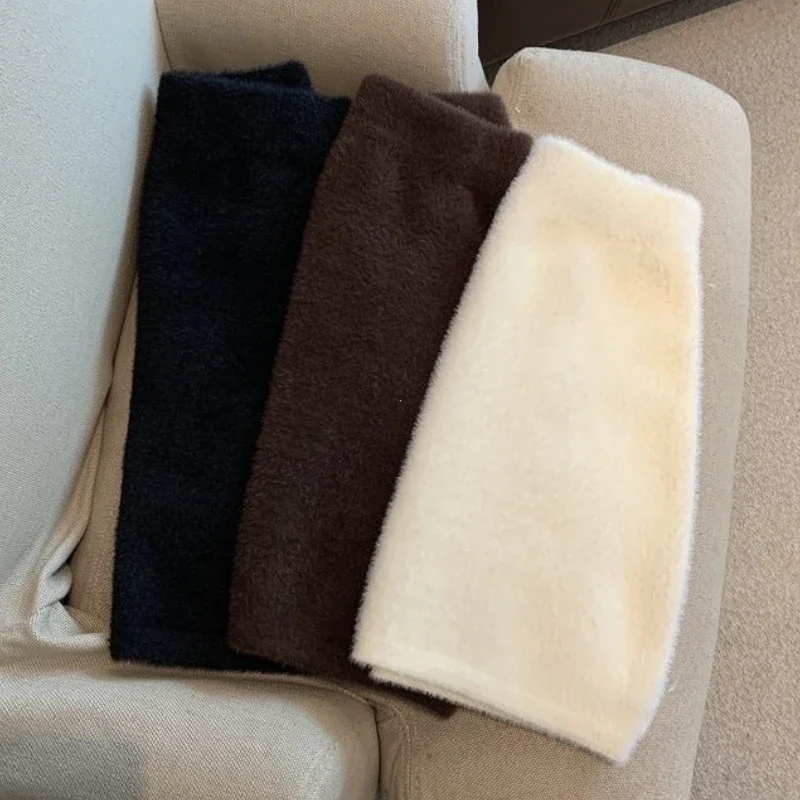 Taille élastique mince femmes jupe courte Sexy élégant tout-Match basique Mini jupe hiver doux décontracté tricot Imitation vison fourrure jupe