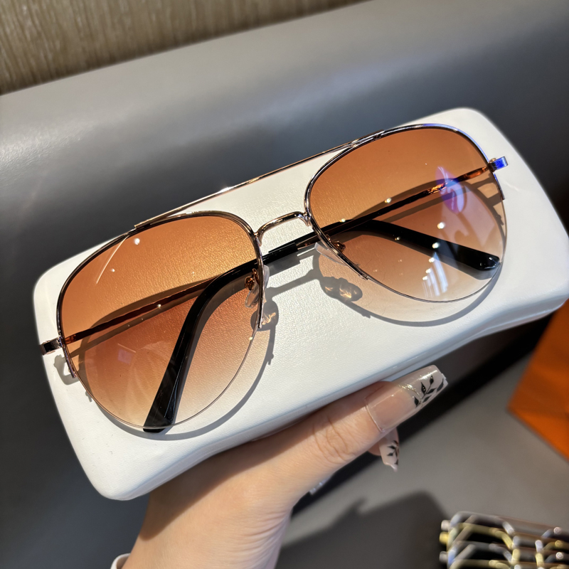 Lunettes de soleil pilote demi-monture pour hommes et femmes, grands visages polyvalents, rend les gens plus fins, conduite UV, Anti-Toad, personnalité