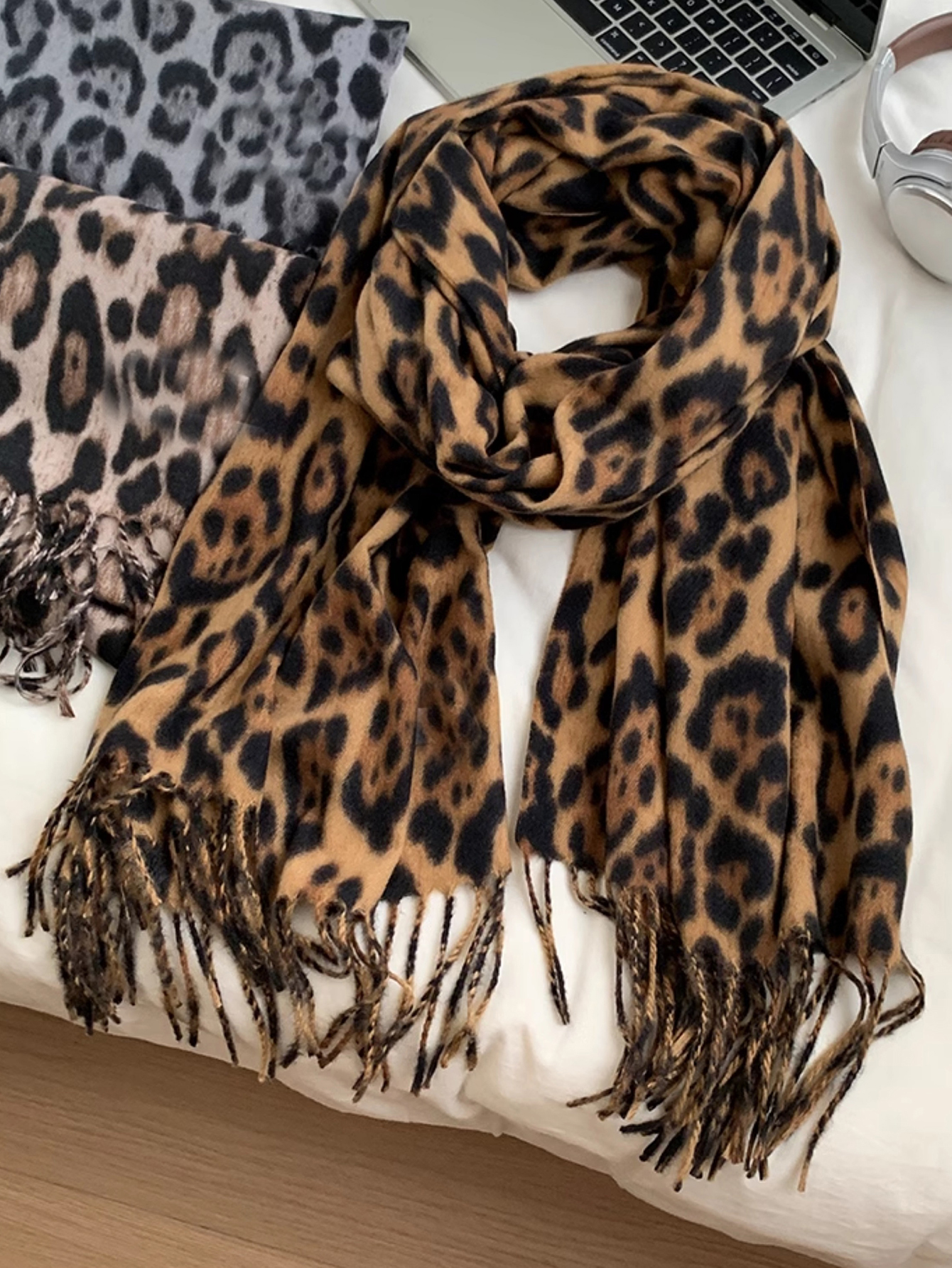 Automne et hiver Imitation cachemire imprimé léopard écharpe femmes chaud et épais écharpe rétro imprimé léopard avec gland grand châle