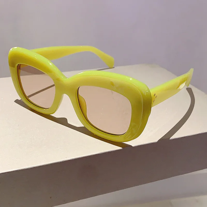 Lunettes de soleil à grande monture pour hommes et femmes, lunettes de soleil vintage, lunettes punk à rivets roses, lunettes pour dames, UV400, marque de créateur de luxe, mode, nouveau
