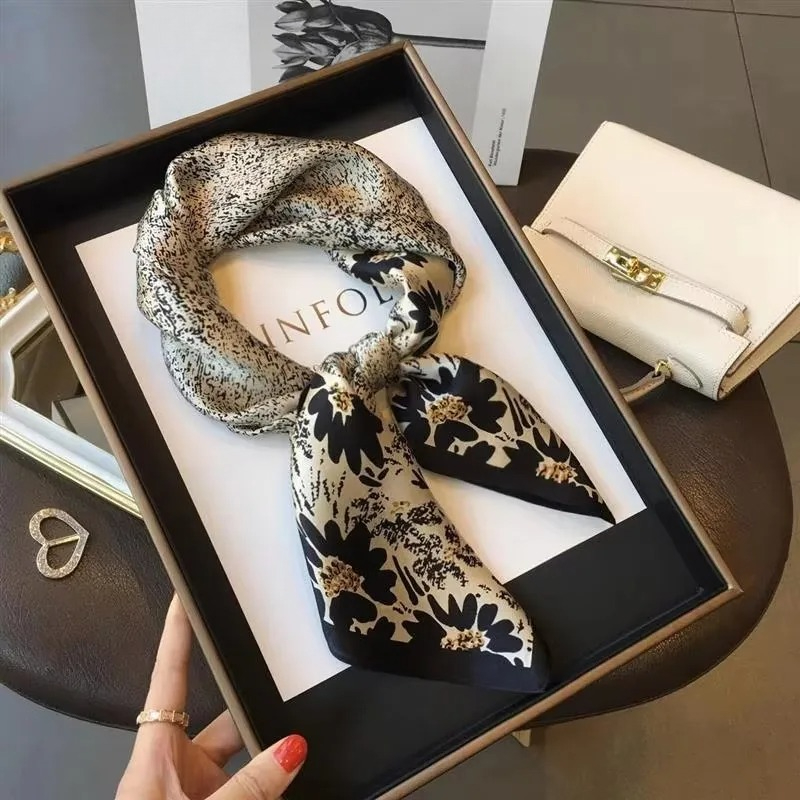 Foulard en soie haut de gamme dame 70*70cm Foulard carré en soie femmes bandeau en Satin doux Foulard cravate femme bandeau Foulard sac ruban