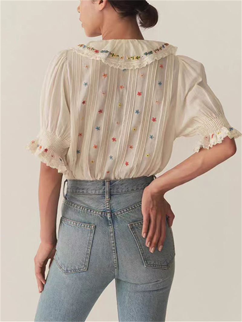 25 Blouses vintage pour femmes d'été |   Chemise blanche à manches bouffantes et col en V avec broderie florale et bordure à volants |   Haut décontracté bohème ample