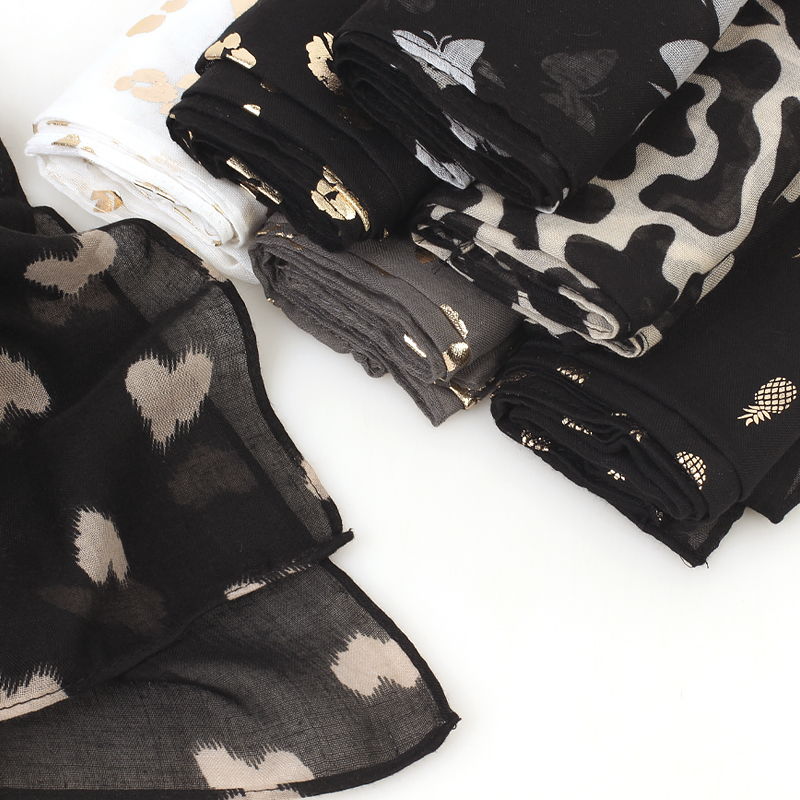 Bandanas College pour femmes et filles, foulard carré en satin, turban à la mode, bande de sauna, nouveaux accessoires pour cheveux vintage