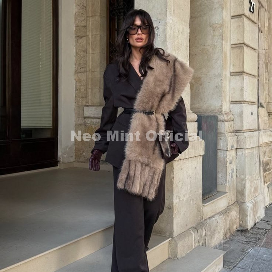 Écharpe longue en fausse fourrure à franges, style chic et luxueux, de la marque Neo Mint, pour femmes, mode urbaine, écharpes en fausse fourrure de renard rayée et duveteuse.