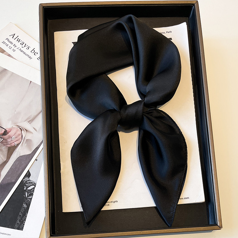Écharpe simple de couleur unie pour femme, petit foulard carré en fausse soie de 70 cm, style basique à associer avec des chemises, un foulard ou pour les cheveux