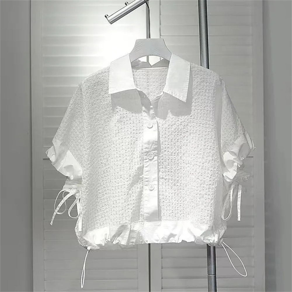 Économie d'été à manches courtes pour femmes, vêtements de haute qualité, chemise à cordon de proximité, conception de fouet, niche, haut court