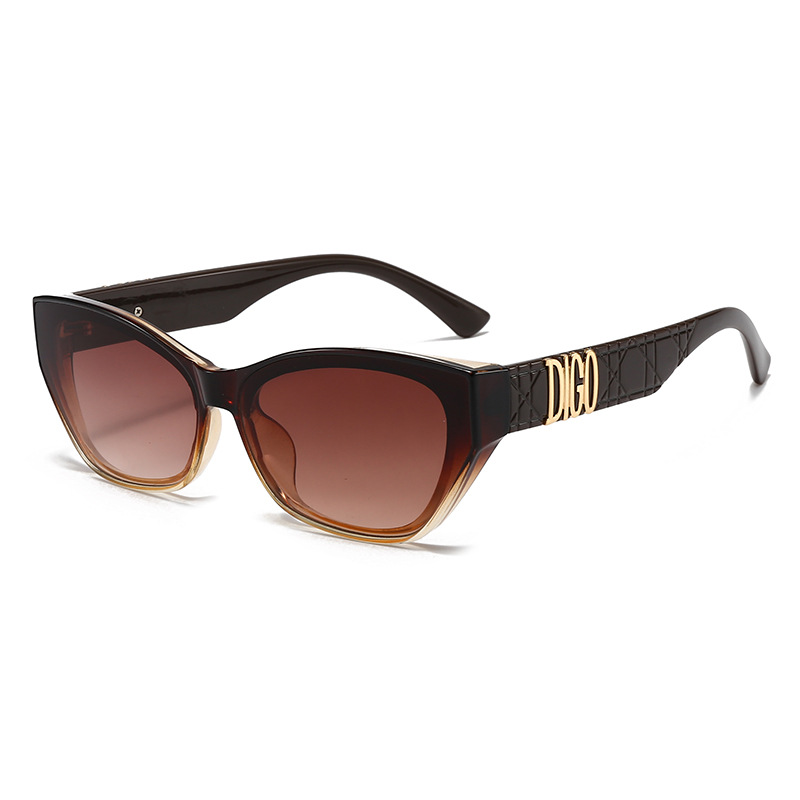 Lunettes carrées de mode de style vintage européen et américain avec sangles à monture décorative. Convient à un usage quotidien, aux photos de rue